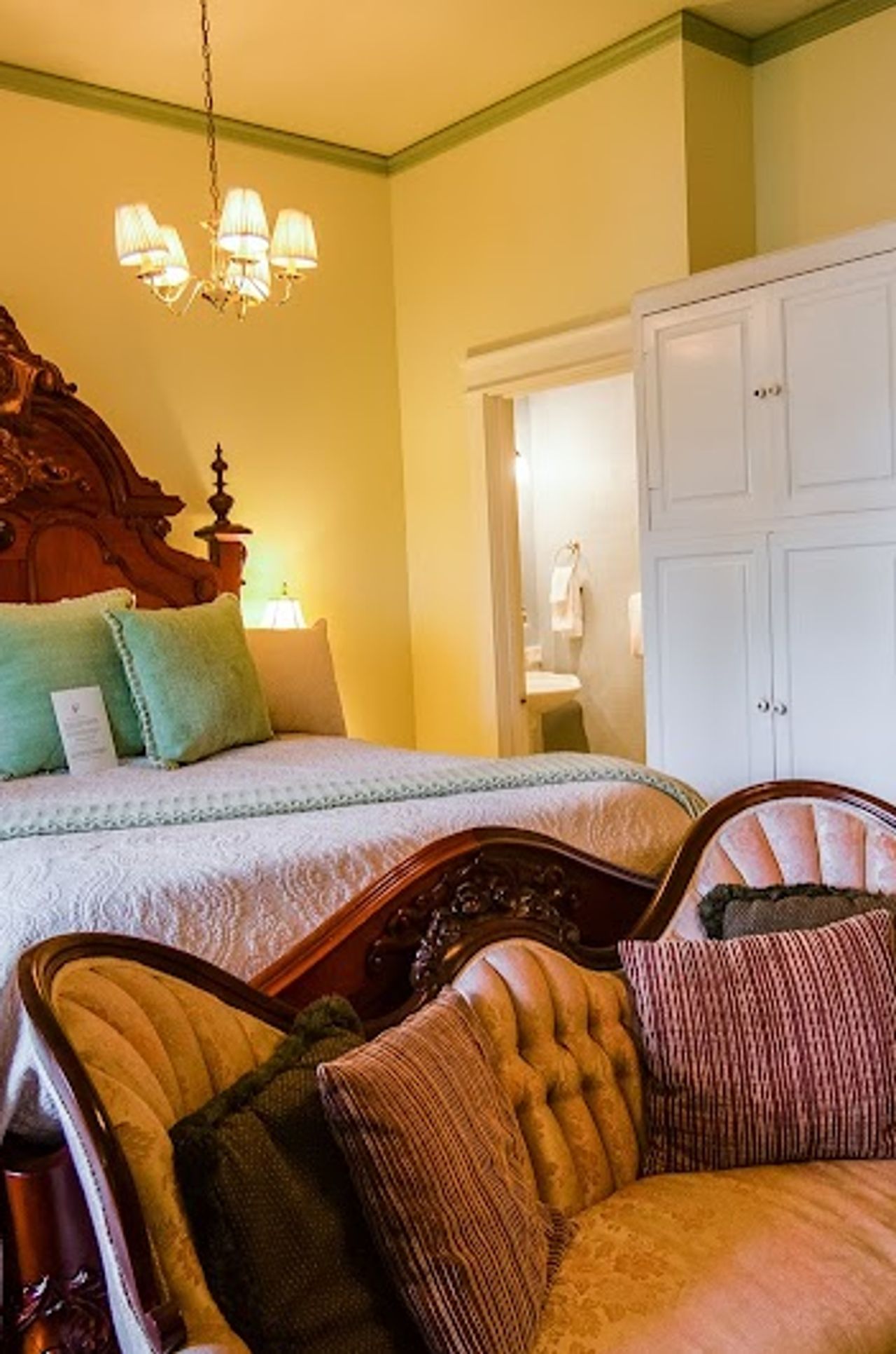 Photo of The Campbell House Inn - Room