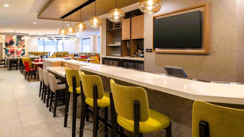 Hilton Garden Inn Tacoma Downtown - Bar