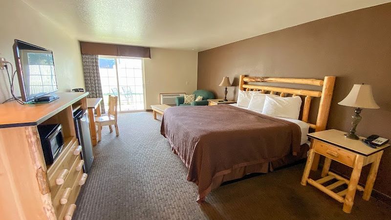 Photo of Sisters Inn & Suites