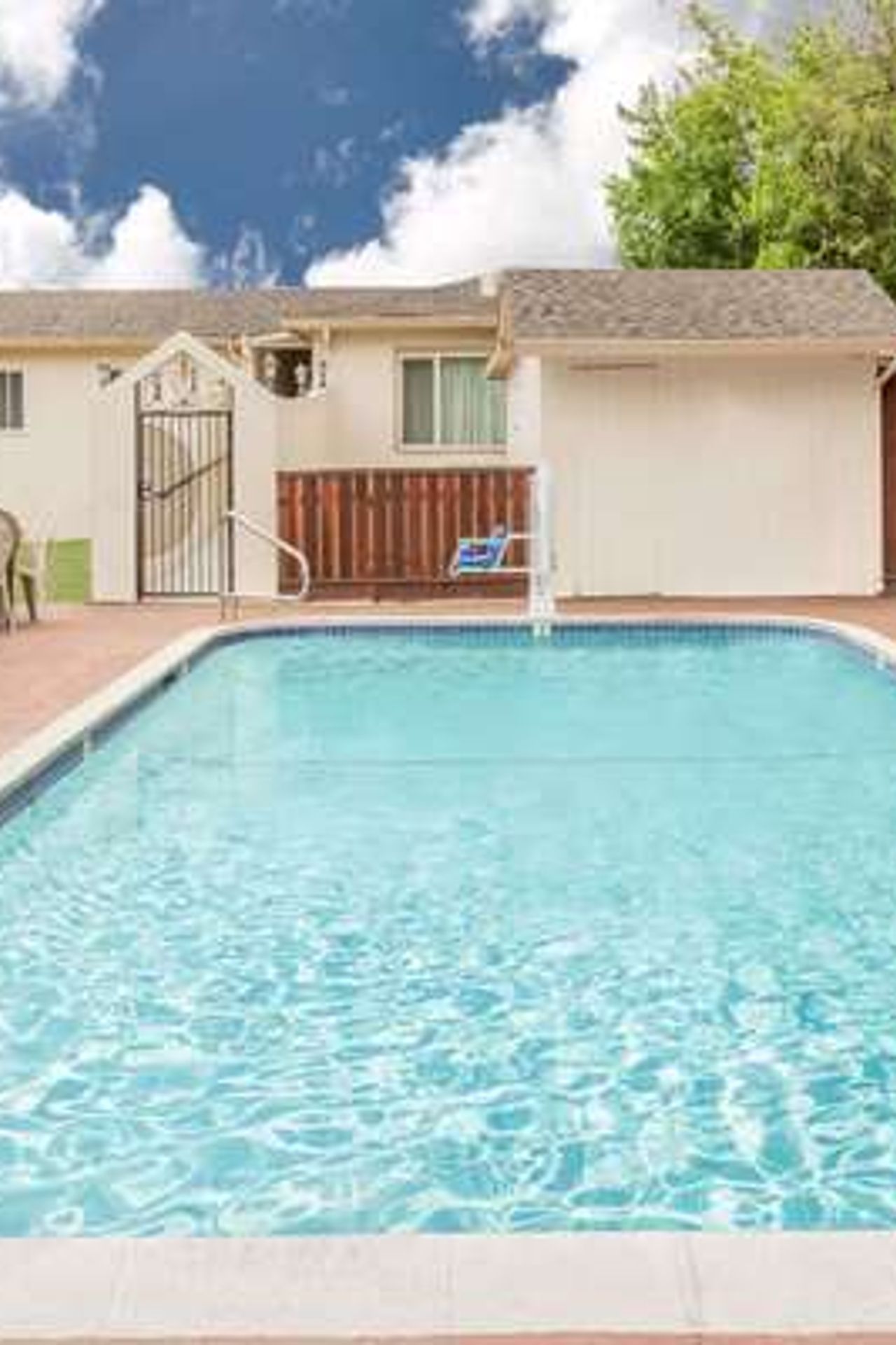 Photo of Travelodge by Wyndham Santa Rosa Wine Country