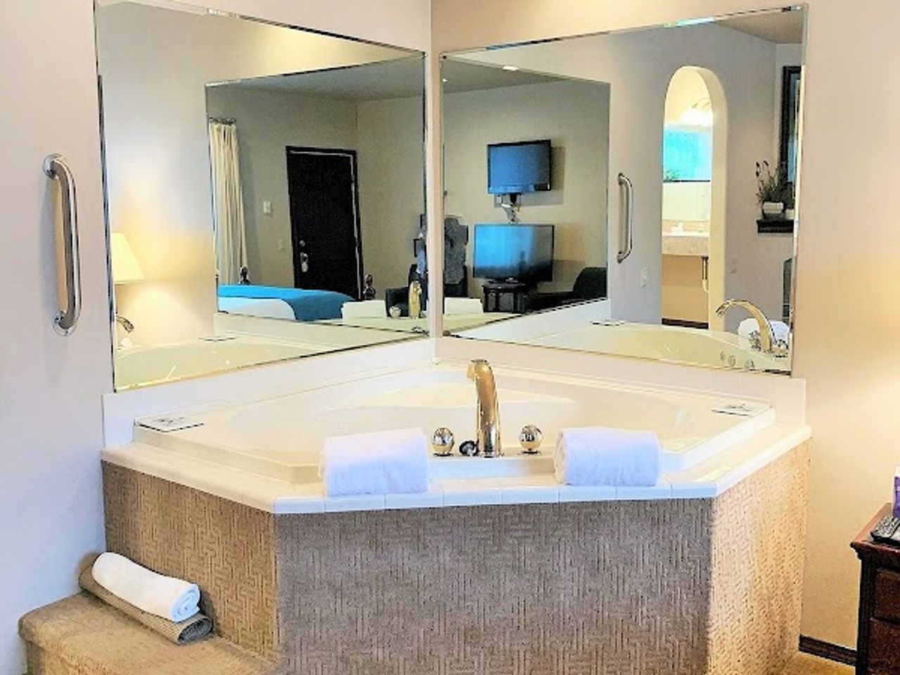 Photo of Breakers Boutique Inn