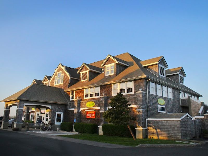 Photo of McMenamins Gearhart Hotel