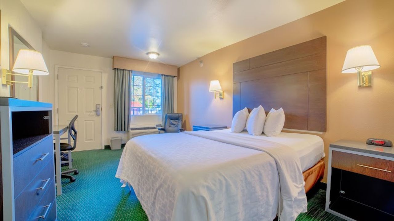 Photo of Turlock Inn