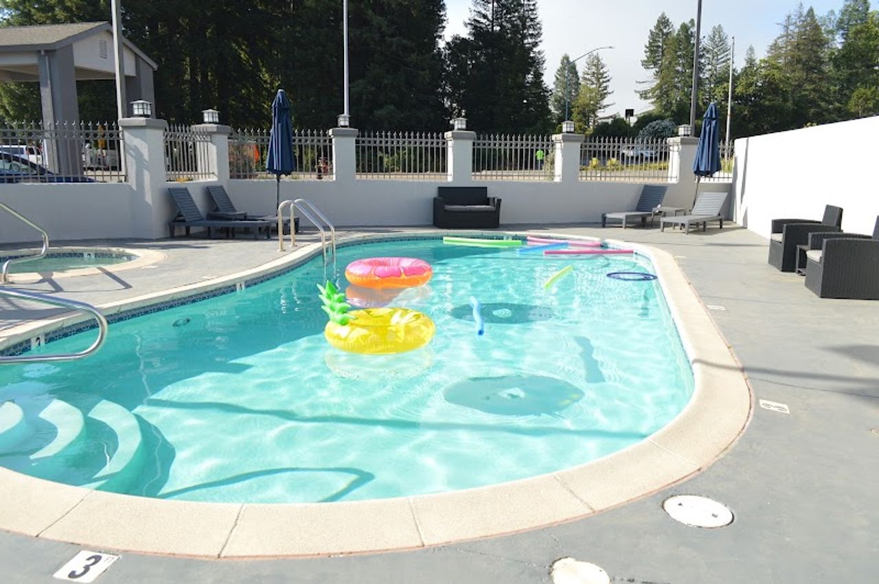 Photo of Fairview Inn & Suites