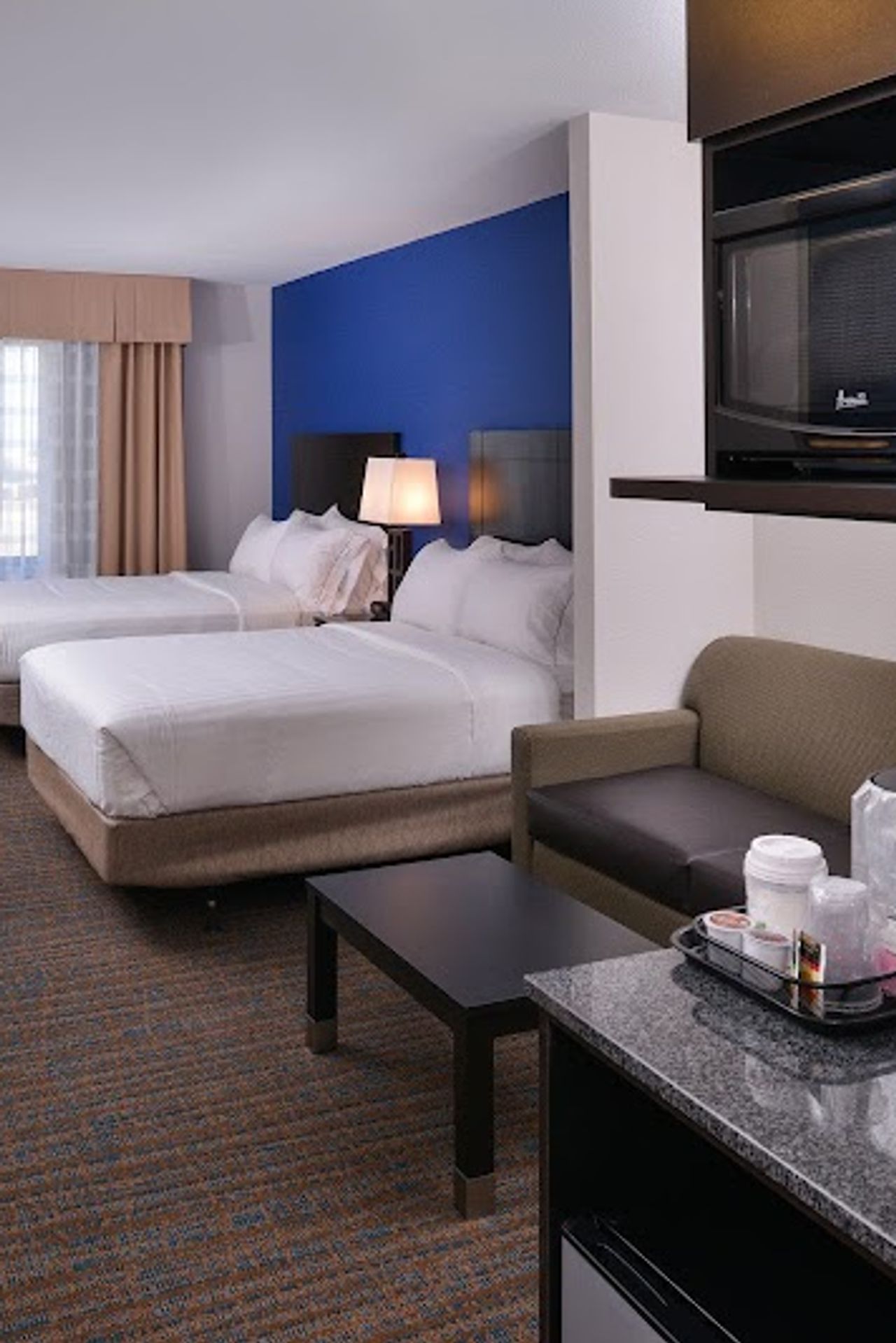 Photo of Holiday Inn Express & Suites Bakersfield Airport, an IHG Hotel