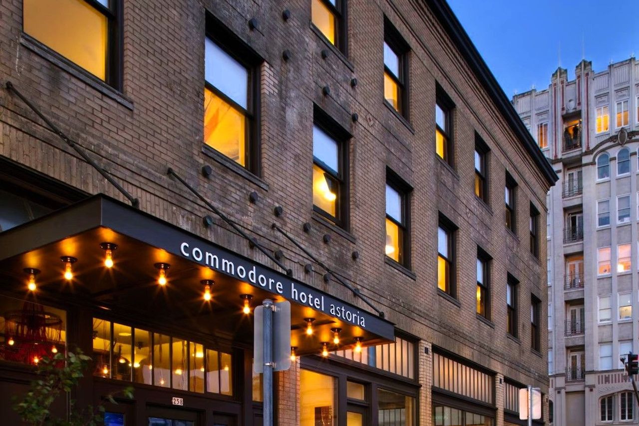 Commodore Hotel - Exterior, Property Entrance