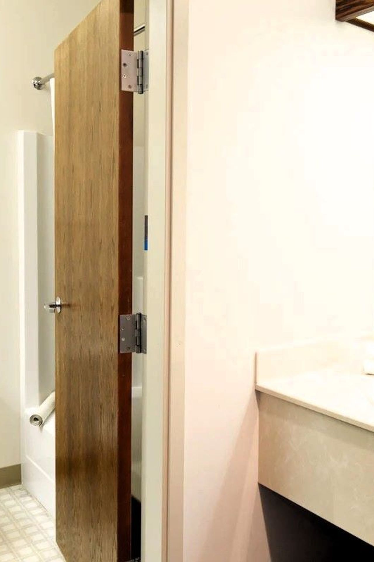 Benny's Colville Inn - Bathroom