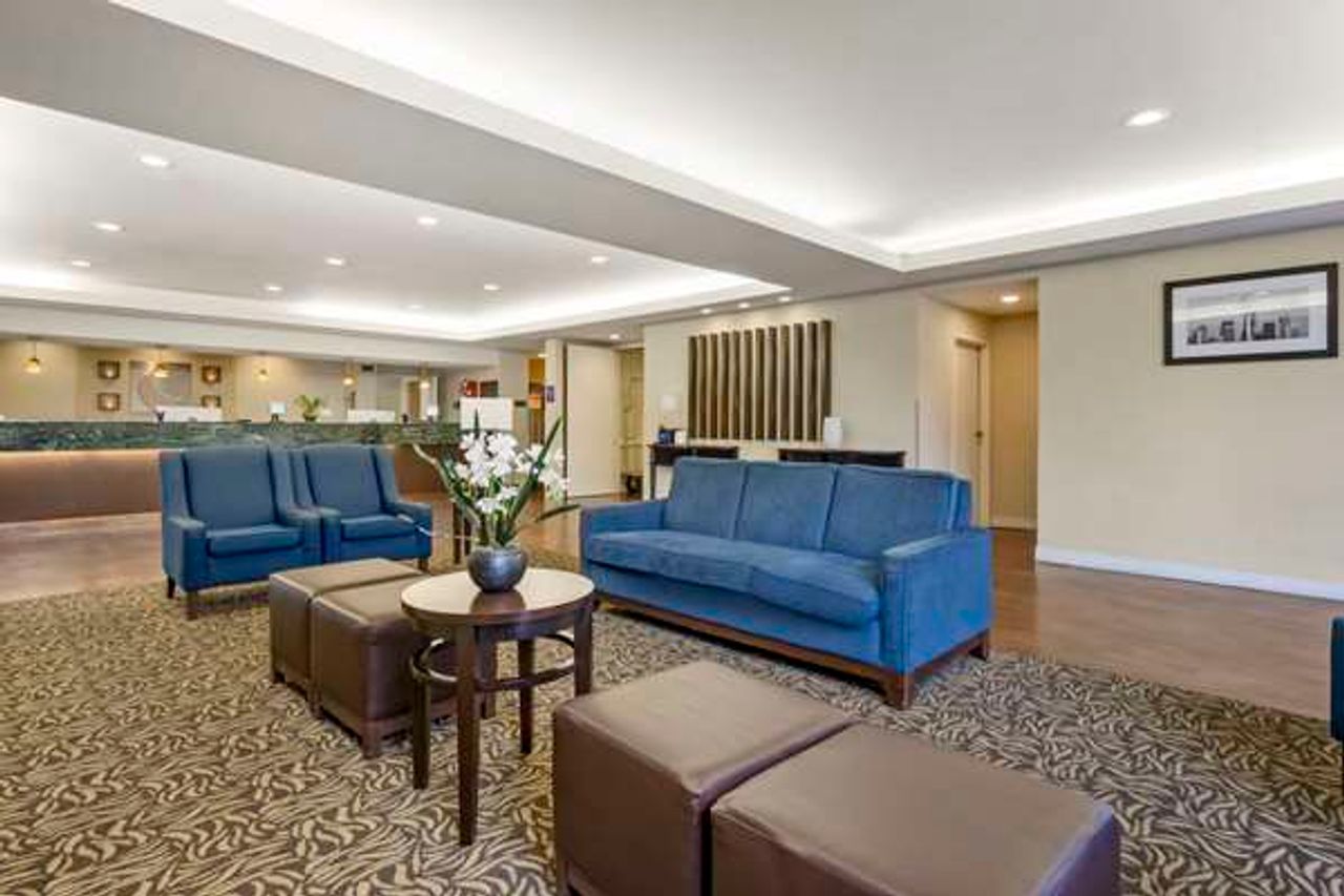 Photo of Comfort Inn & Suites Sea-Tac Airport