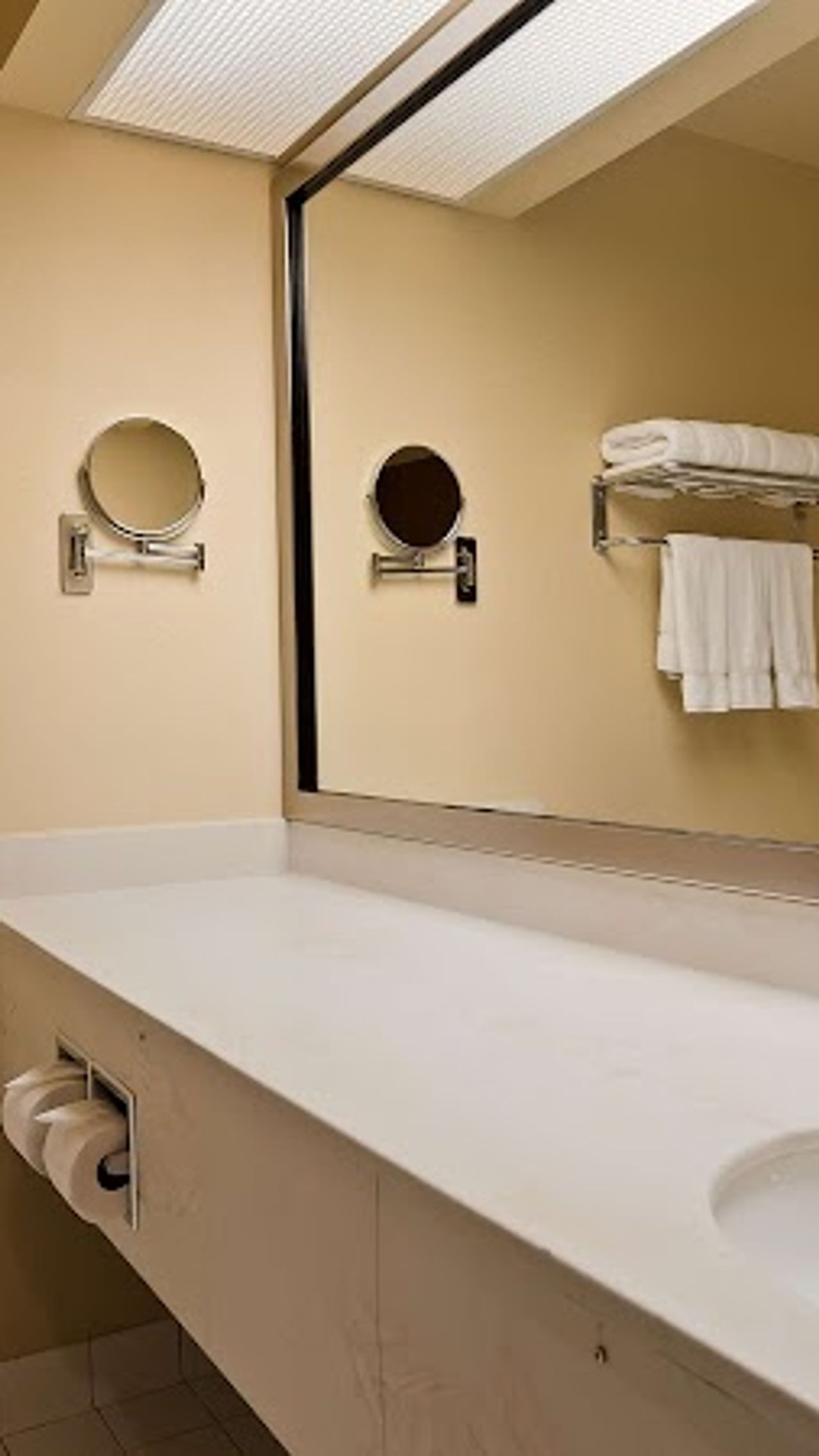Photo of Best Western Plus Plaza by the Green