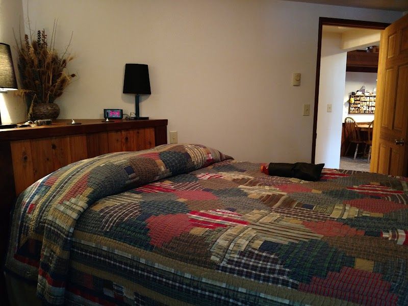 Photo of Almost Paradise Lodging at Mt. Rainier - Woodland Cabin, Queen bed