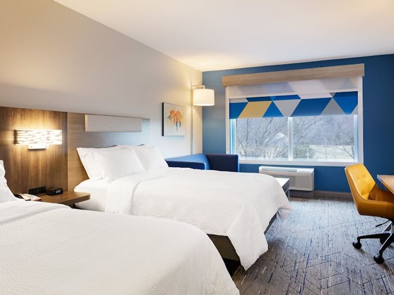 Photo of Holiday Inn Express Portland South - Lake Oswego, an IHG Hotel