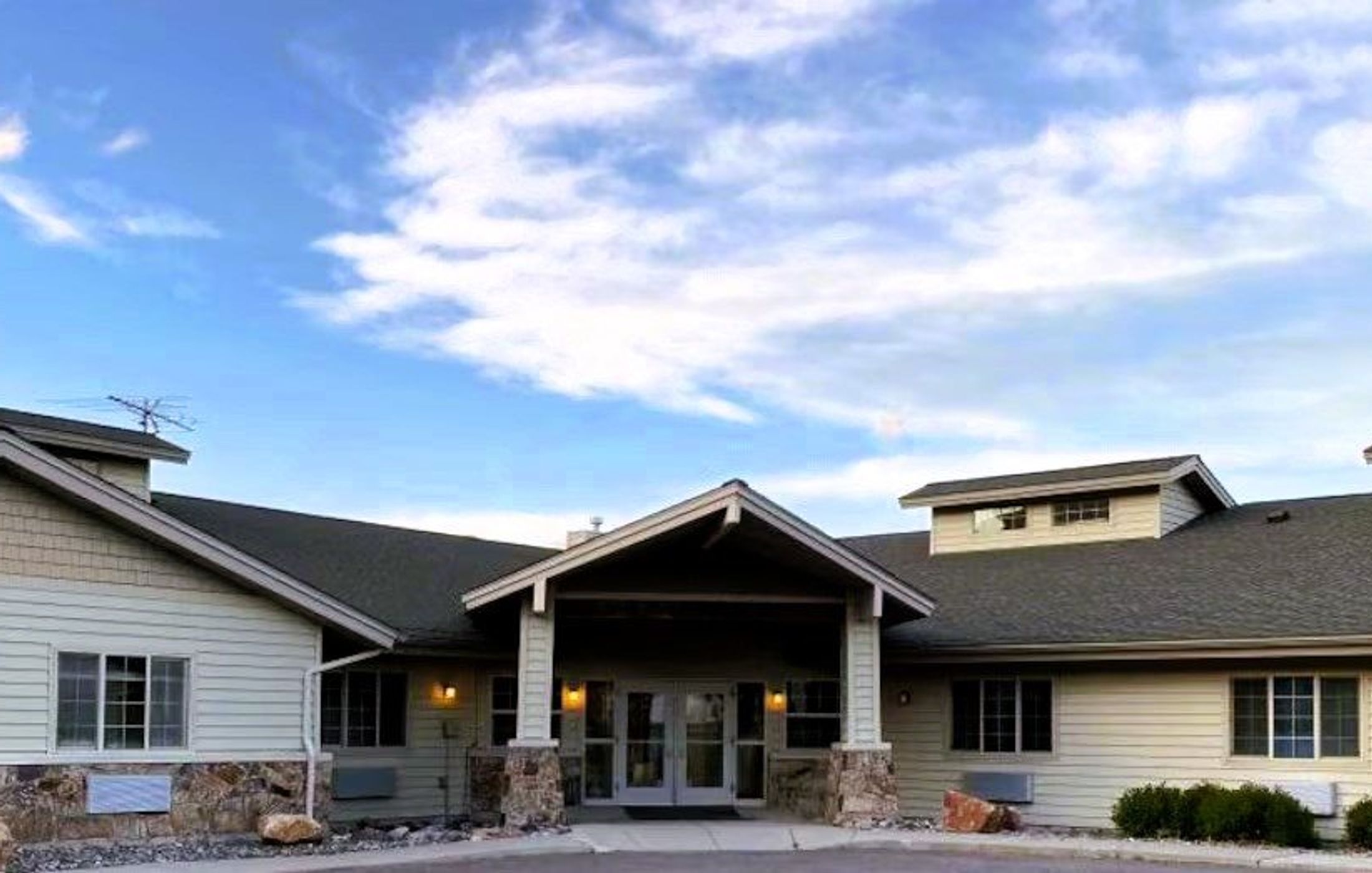 RED ROCK LODGE