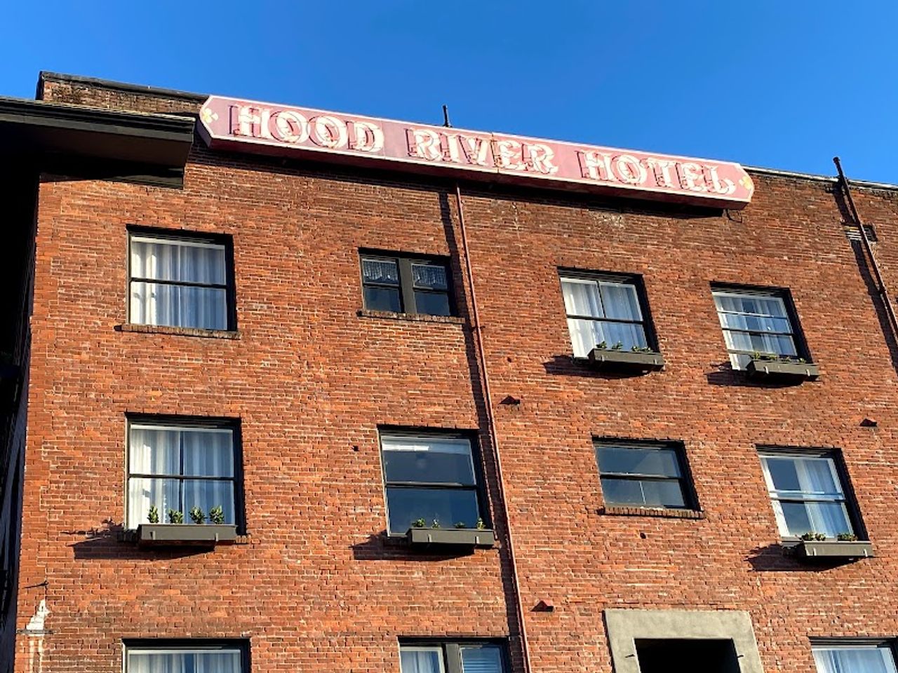 Photo of Hood River Hotel