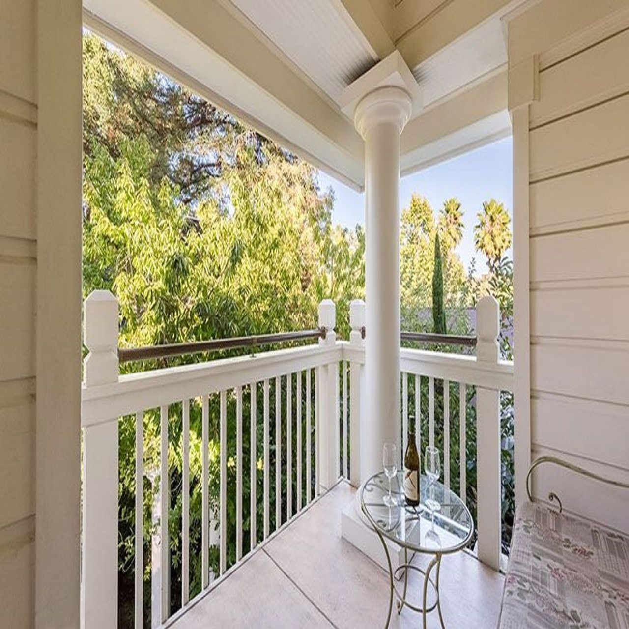 Photo of THE BERGSON