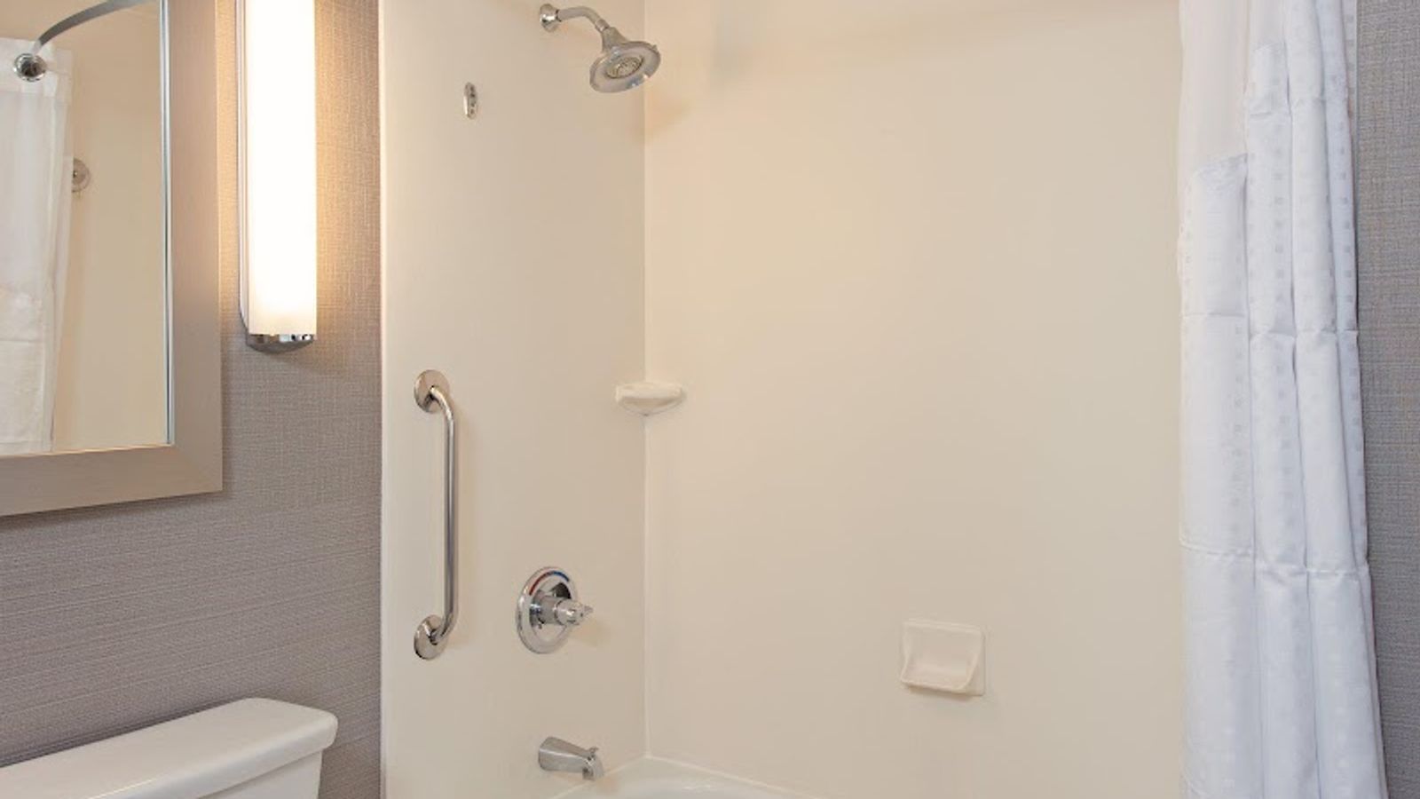 Photo of Holiday Inn Express & Suites San Francisco Fishermans Wharf, an IHG Hotel