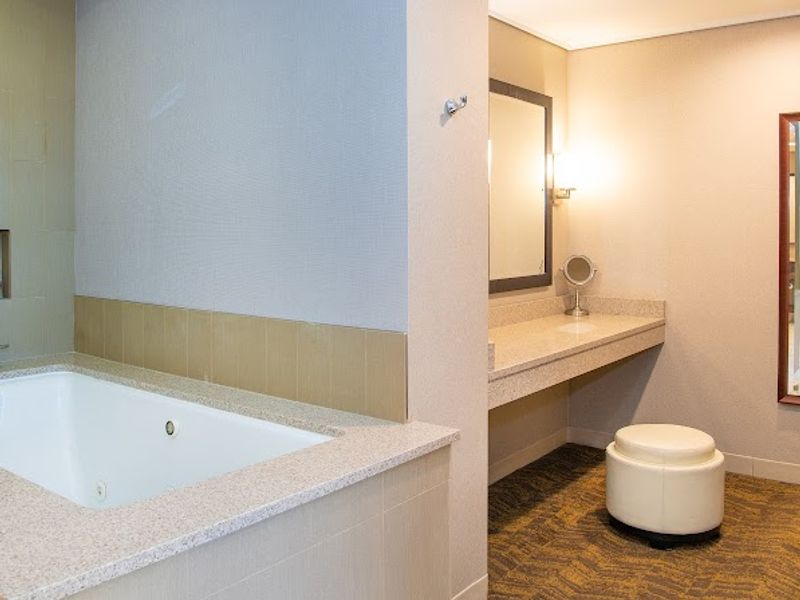 Photo of DoubleTree by Hilton Hotel Portland