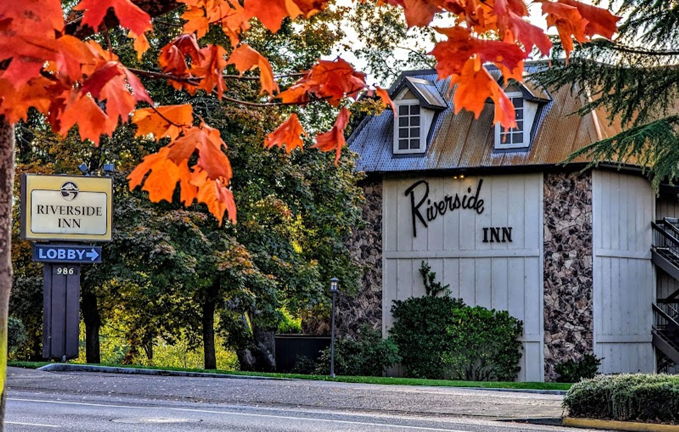 Riverside Inn