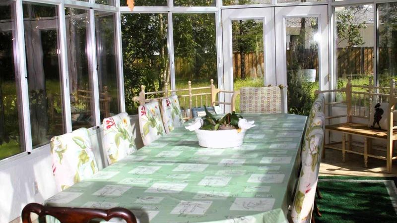 Bear Flag Inn - Complimentary daily full breakfast