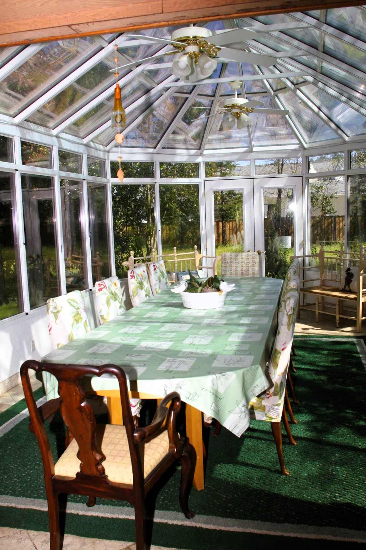 Bear Flag Inn - Complimentary daily full breakfast