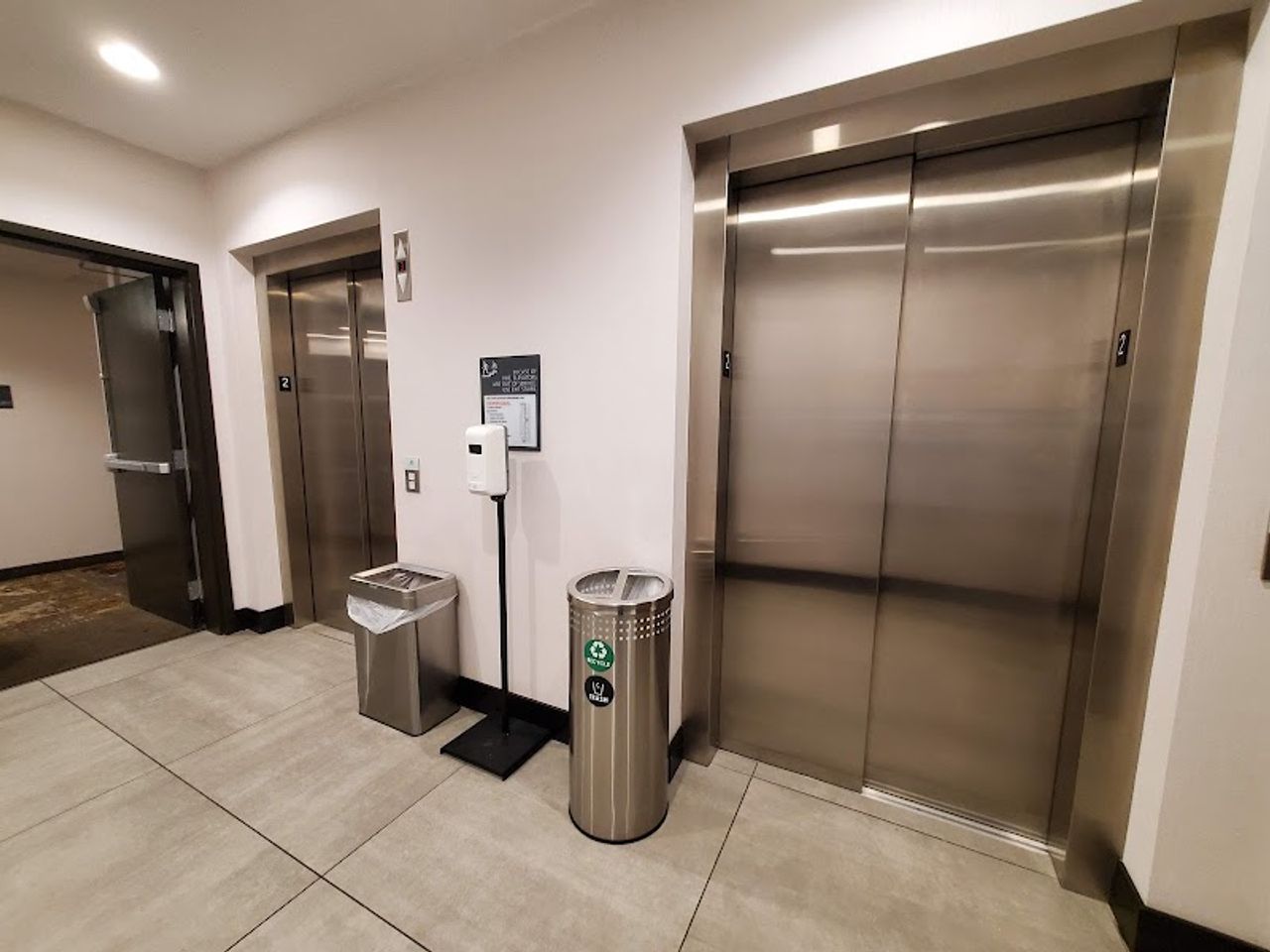 Photo of La Quinta Inn & Suites by Wyndham Santa Rosa Sonoma