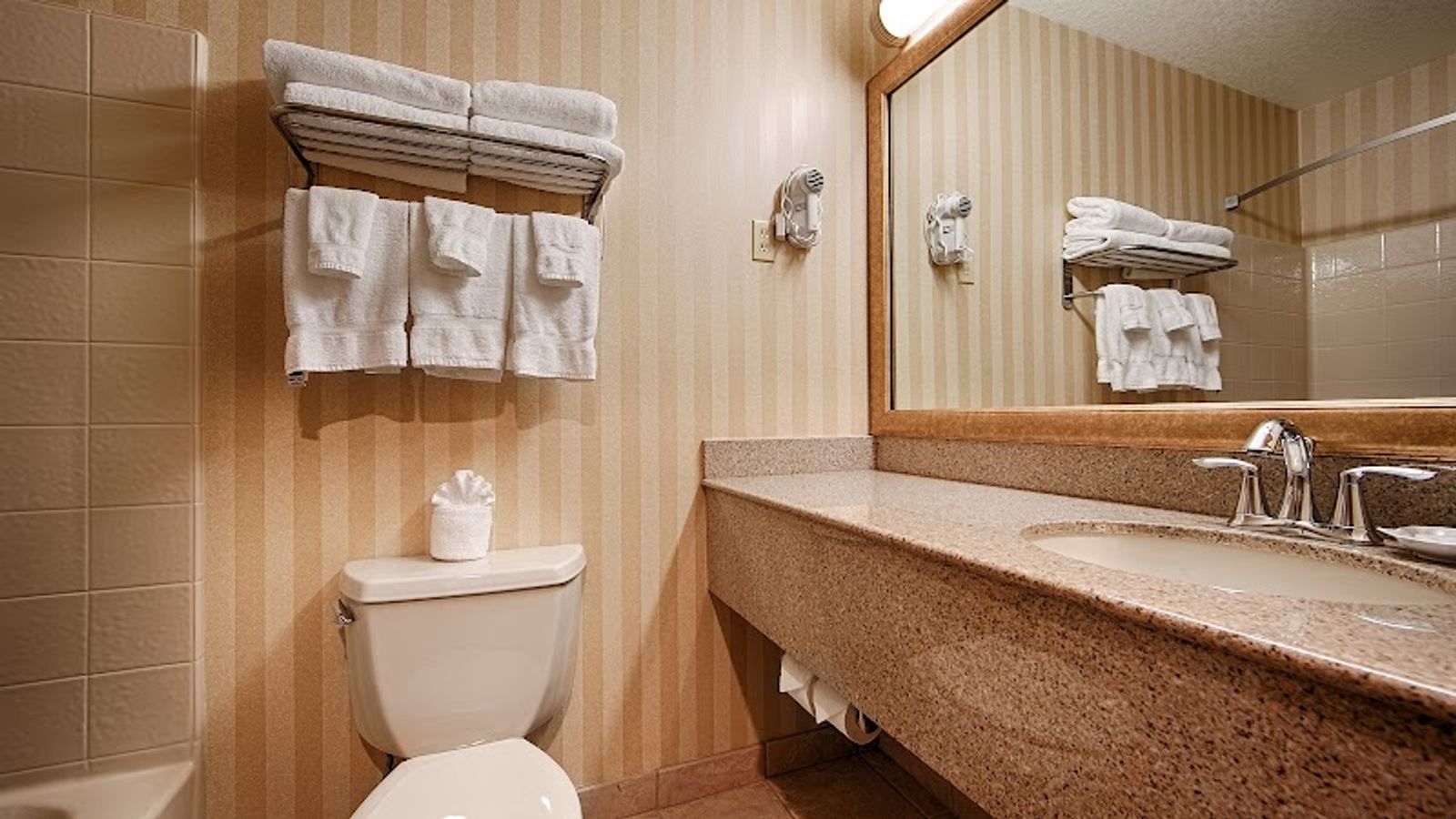 Photo of Best Western Plus Landmark Inn