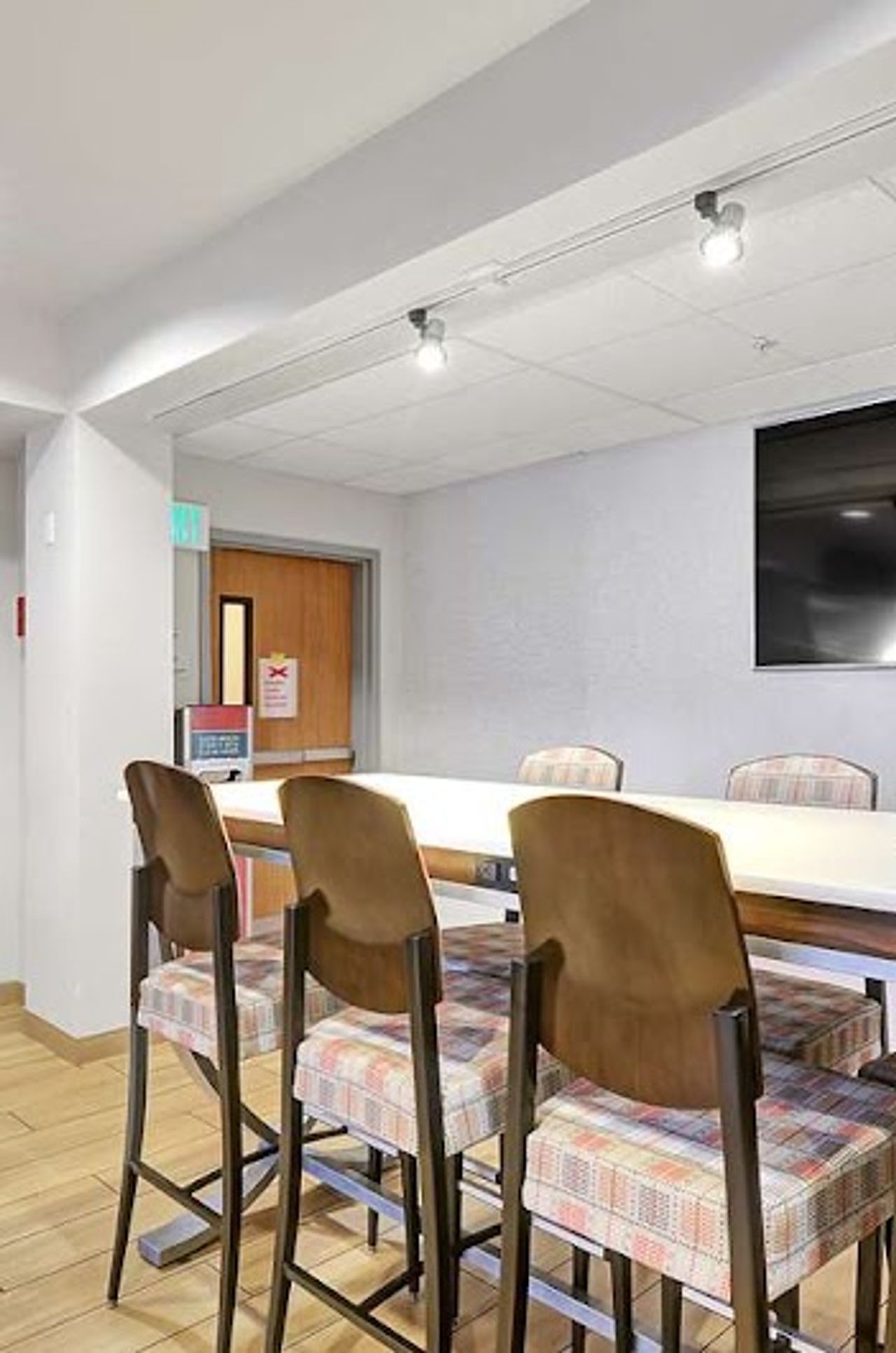Photo of Executive Residency by Best Western Navigator Inn & Suites