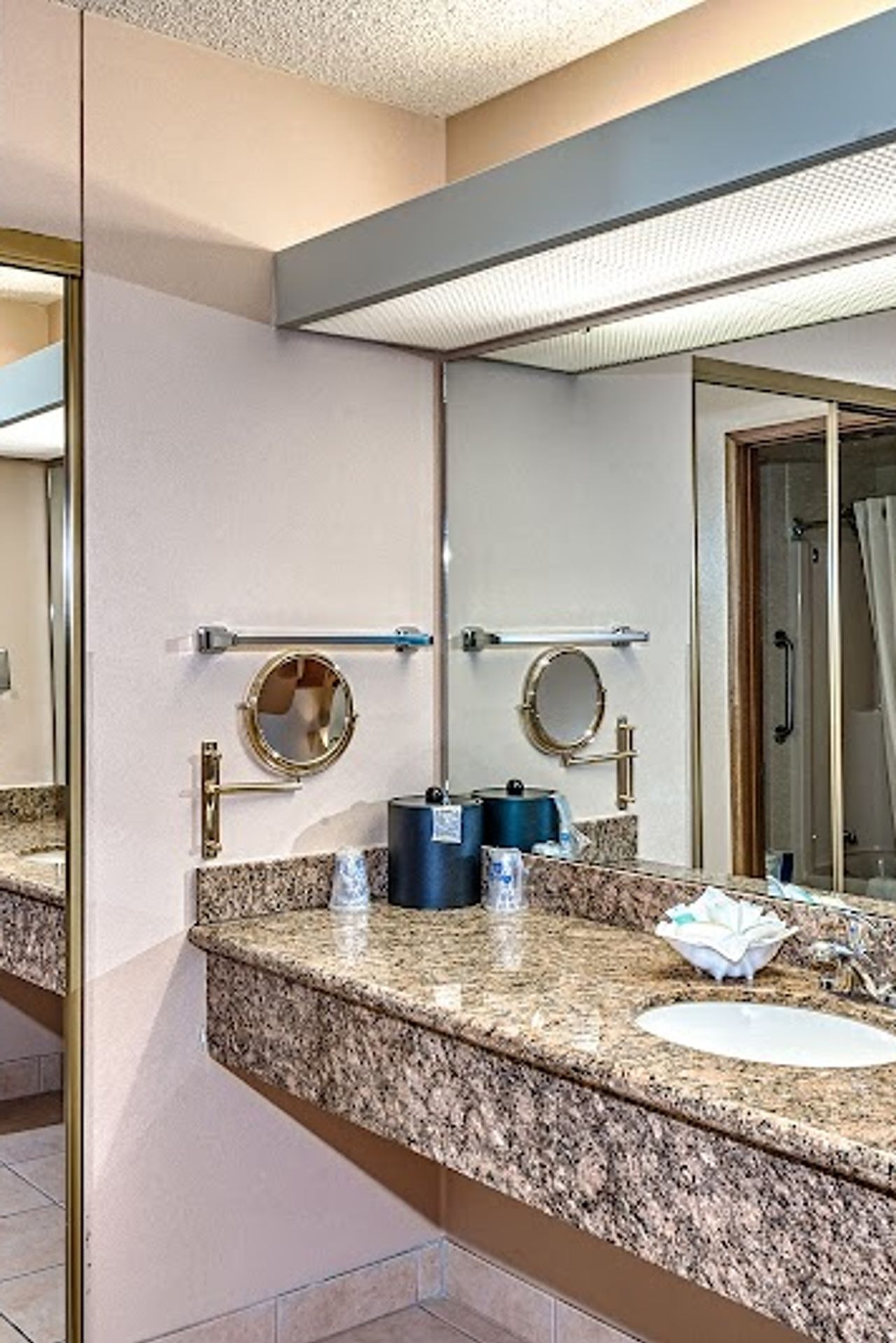 Photo of Best Western Plus Oak Harbor Hotel & Conference Center