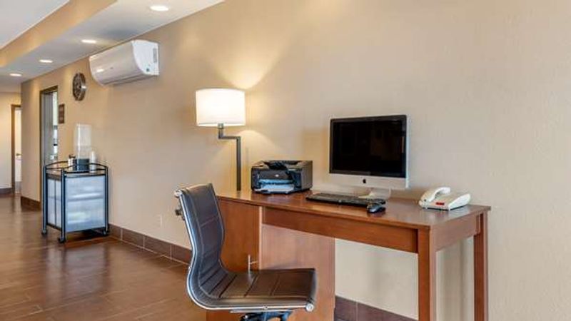 Photo of Comfort Inn & Suites