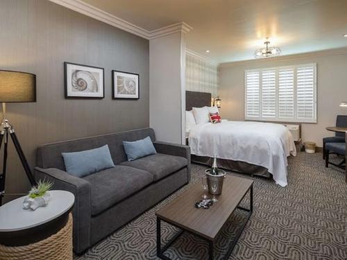Photo of Aristocrat Hotel, BW Signature Collection