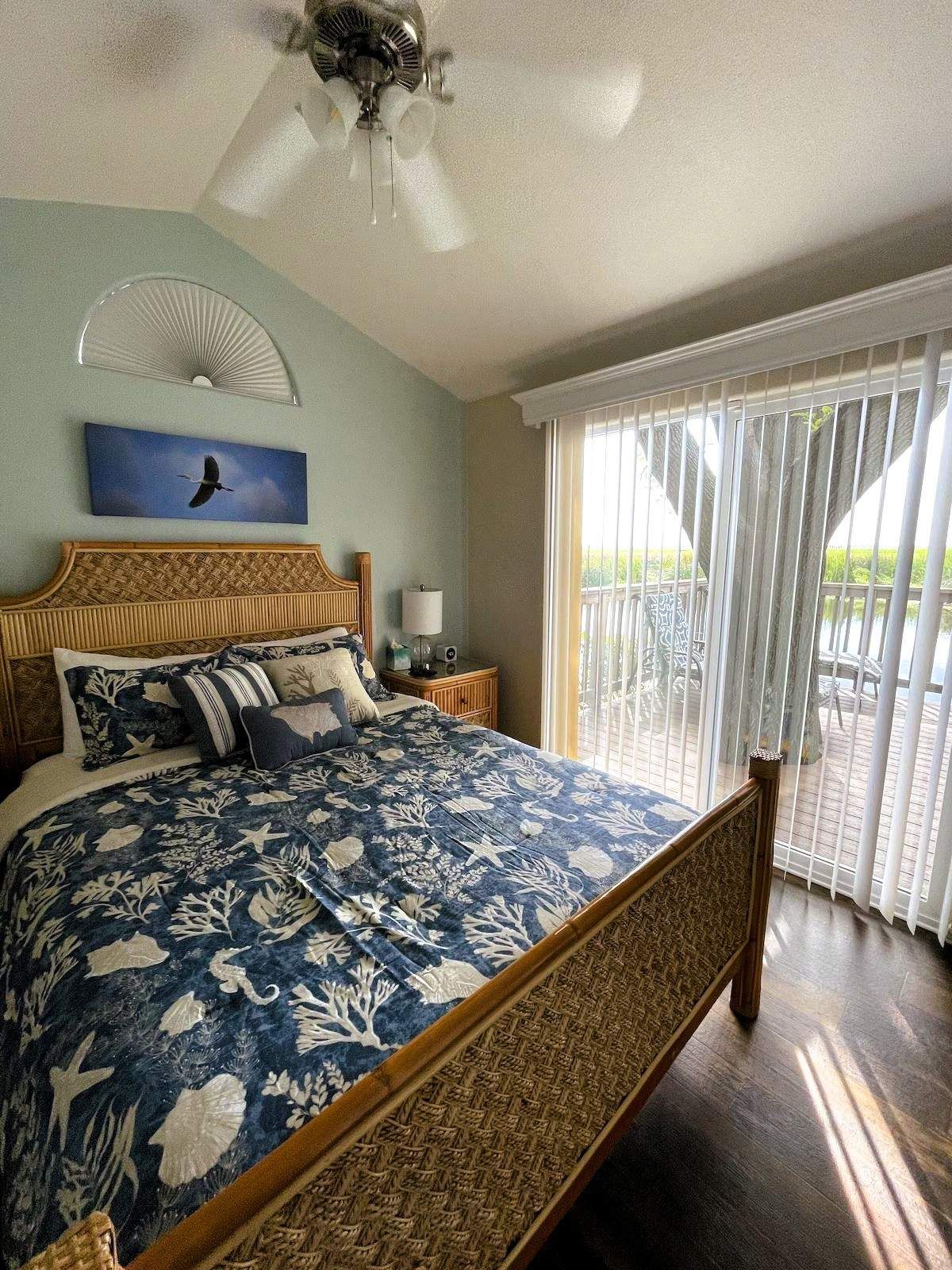 Photo of Village West Marina & Resort - "Riverside" Bungalow - Bedroom, Queen bed