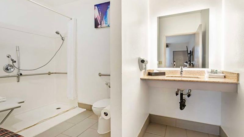 Photo of Best Western Marina State Beach - Bathroom