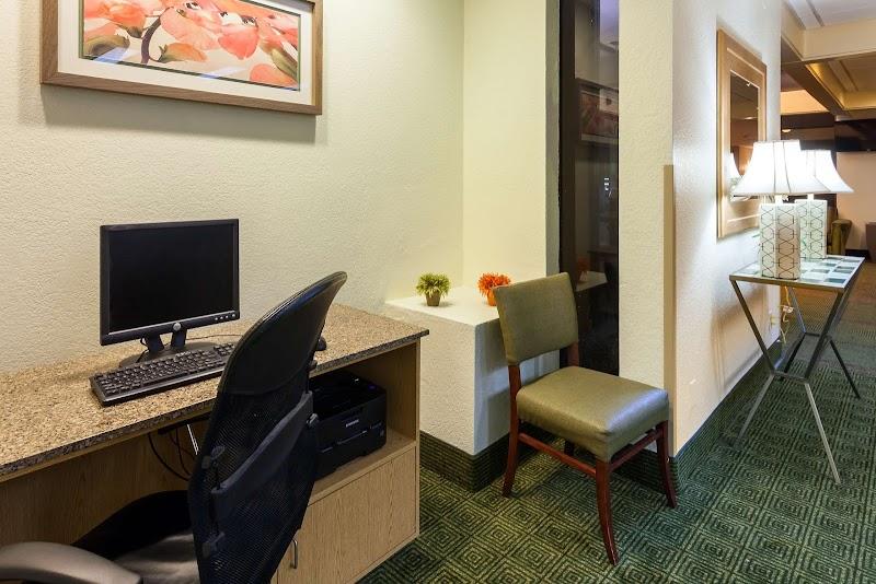 Photo of La Quinta Inn & Suites by Wyndham Seattle Sea-Tac Airport