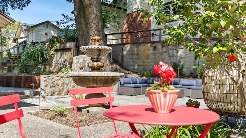 Photo of Cinnamon Bear Creekside Inn