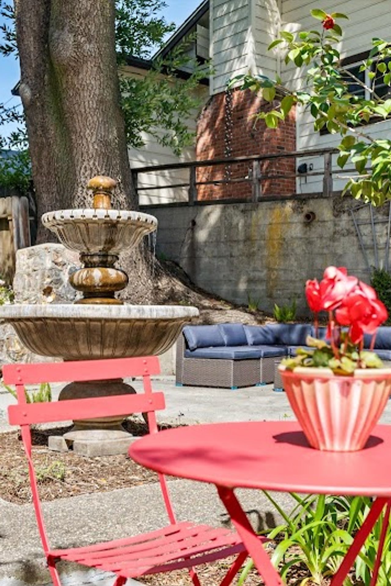 Photo of Cinnamon Bear Creekside Inn