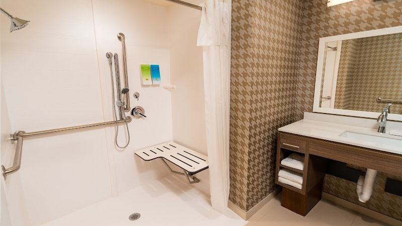 Photo of Home2 Suites by Hilton Bakersfield