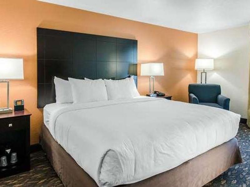 Photo of Comfort Inn & Suites