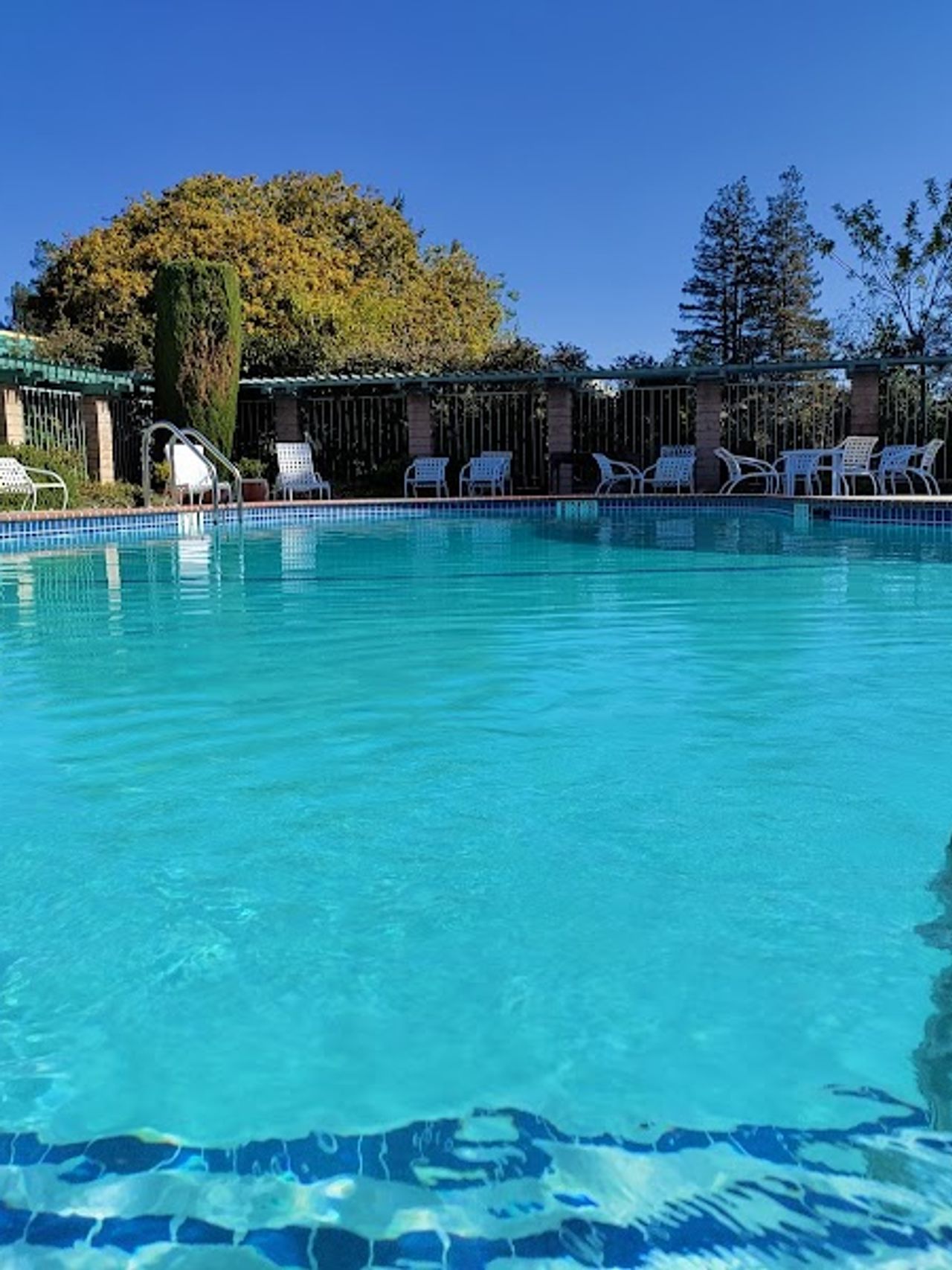 Photo of Days Inn & Suites by Wyndham Sunnyvale