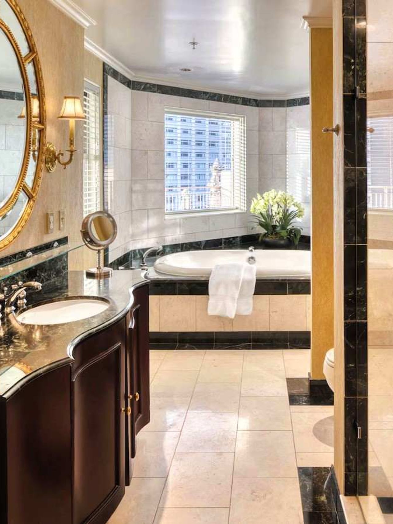 InterContinental Mark Hopkins San Francisco, an IHG Hotel - Suite, Bathroom