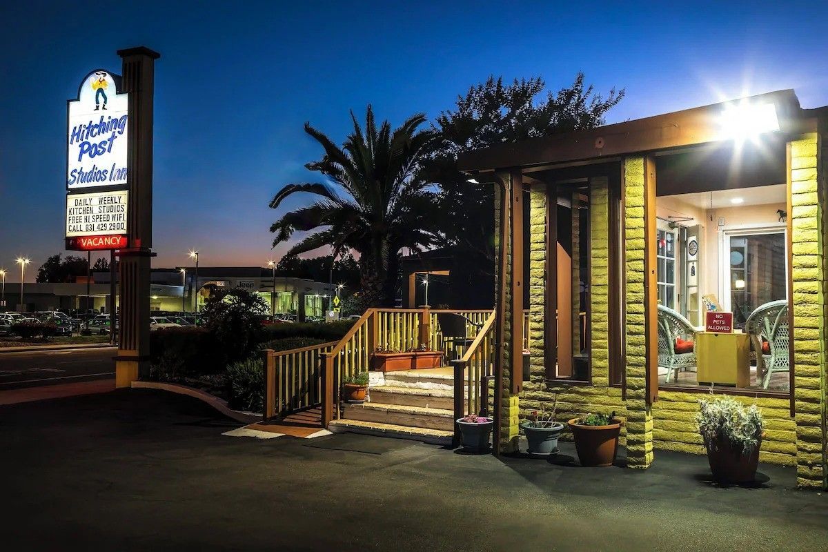 Hitching Post Studios Inn