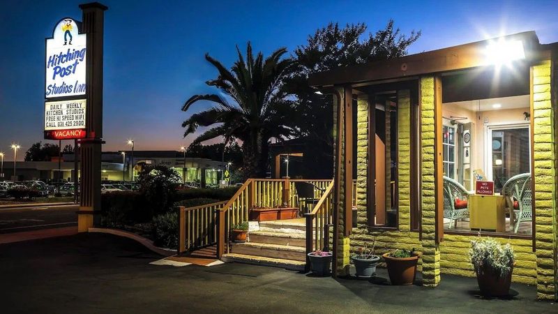 Hitching Post Studios Inn