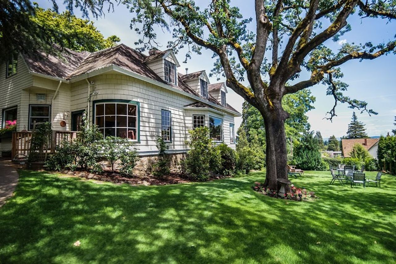Photo of The Campbell House Inn - Exterior