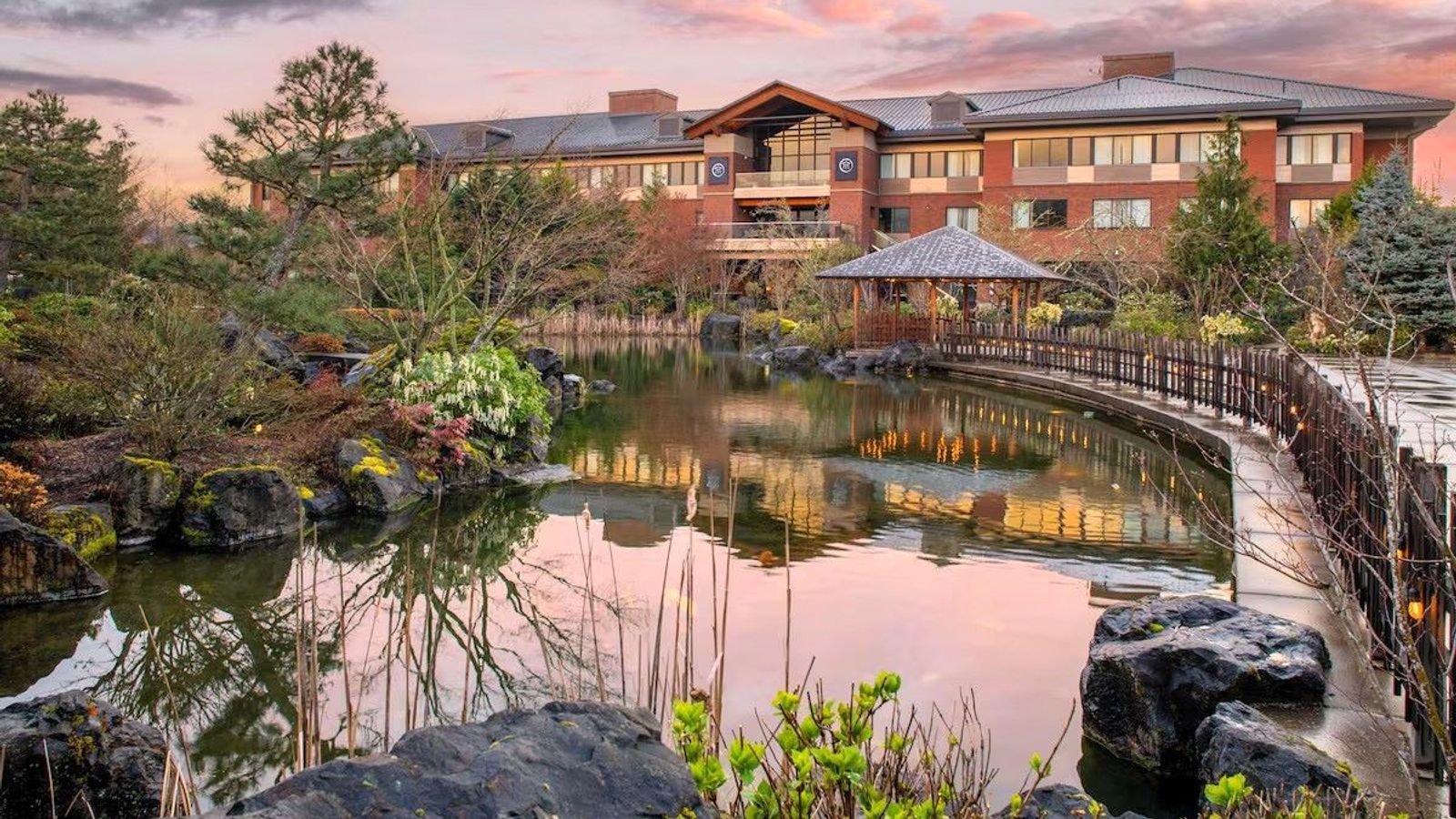 Best Western Premier Boulder Falls Inn