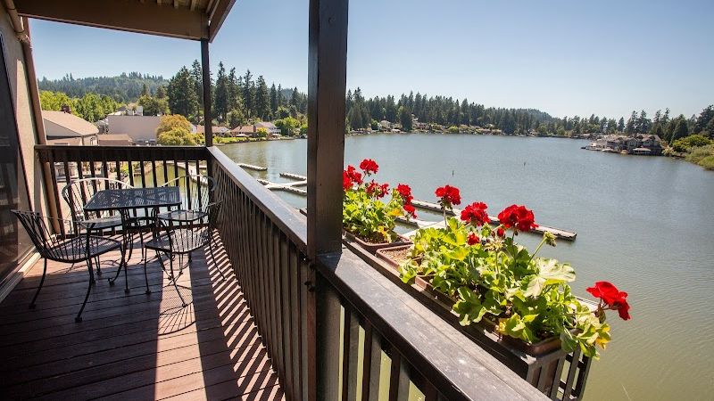 Photo of The Lakeshore Inn