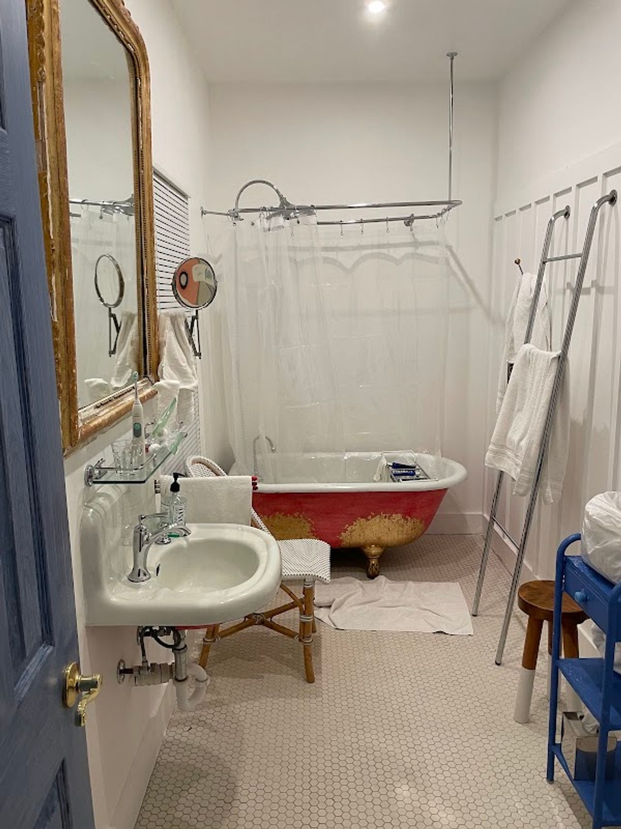 Photo of Metro Hotel & Cafe