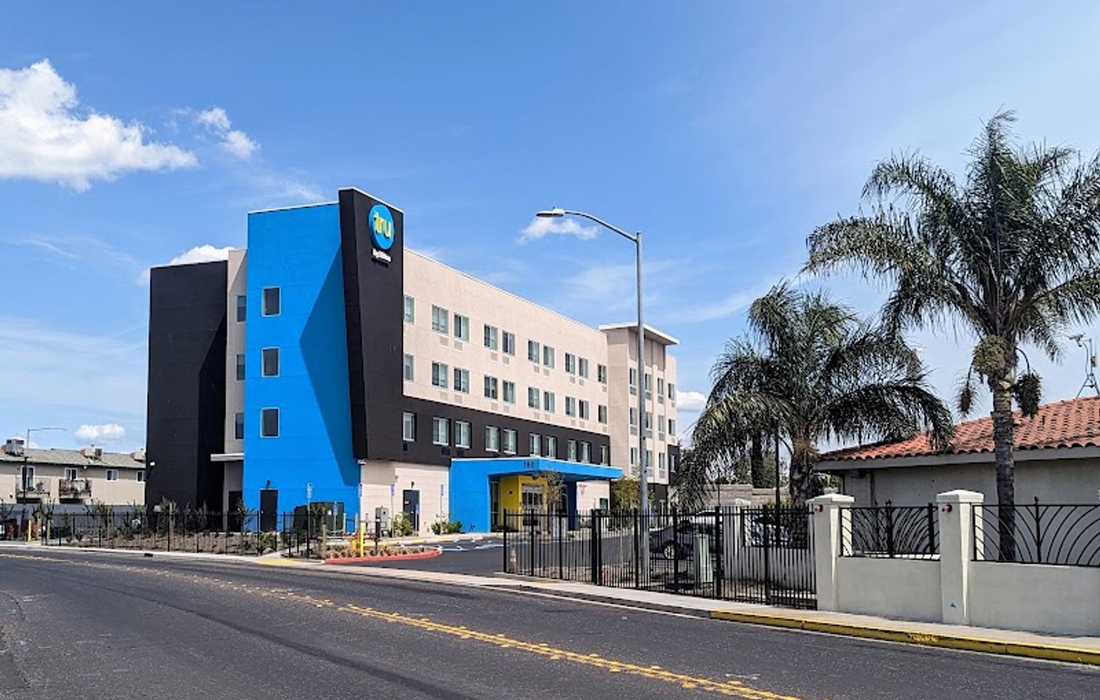 Tru by Hilton Manteca