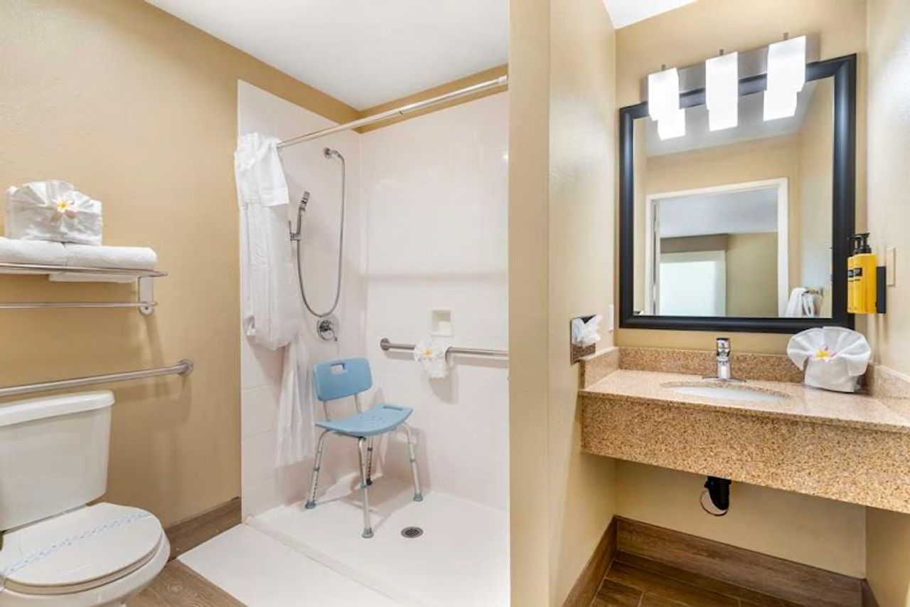 Photo of Best Western Plus Heritage Inn