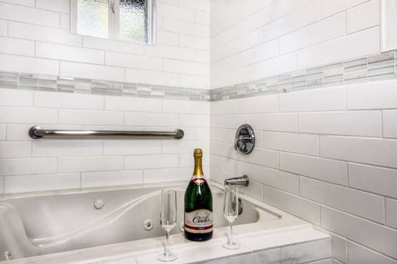 Photo of Aggie Inn, Ascend Hotel Collection