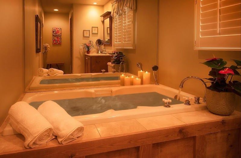 Photo of Carmel Country Inn - Oversized whirlpool tubs in many bathrooms
