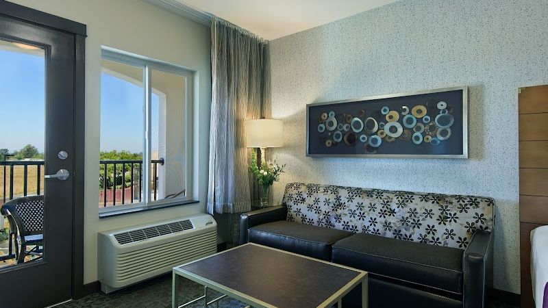 Photo of Oxford Suites Sonoma County - Rohnert Park