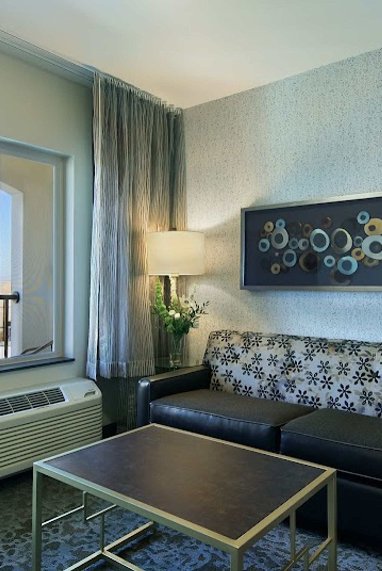 Photo of Oxford Suites Sonoma County - Rohnert Park